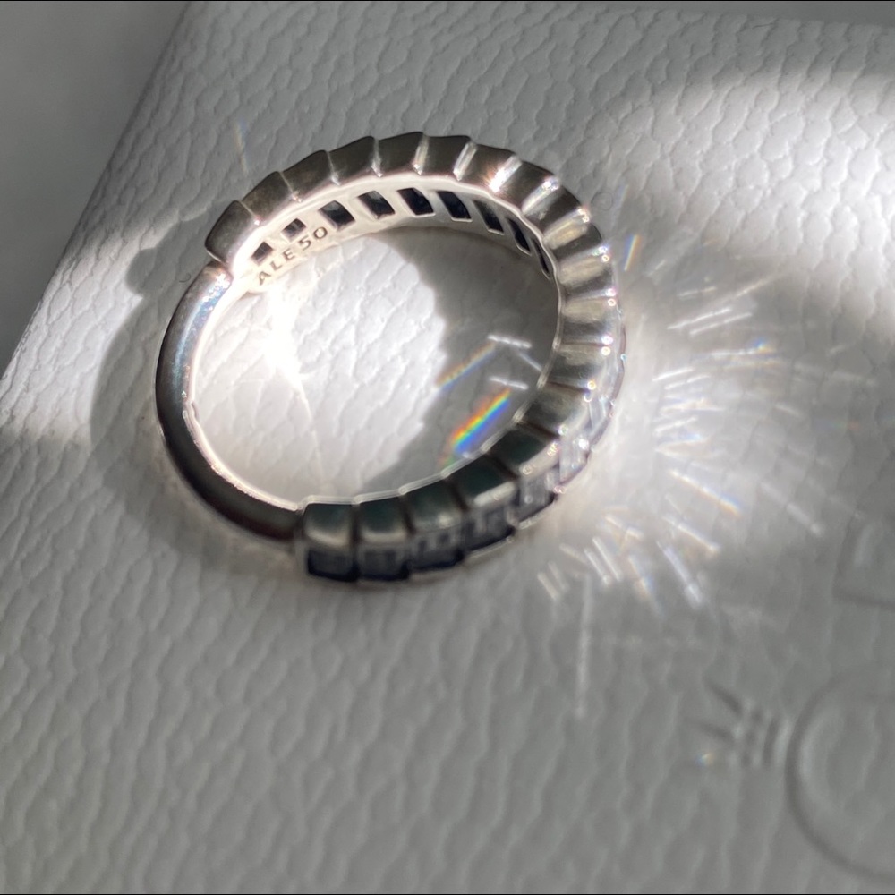 Pandora Ring Size 5 - Picture 2 of 2